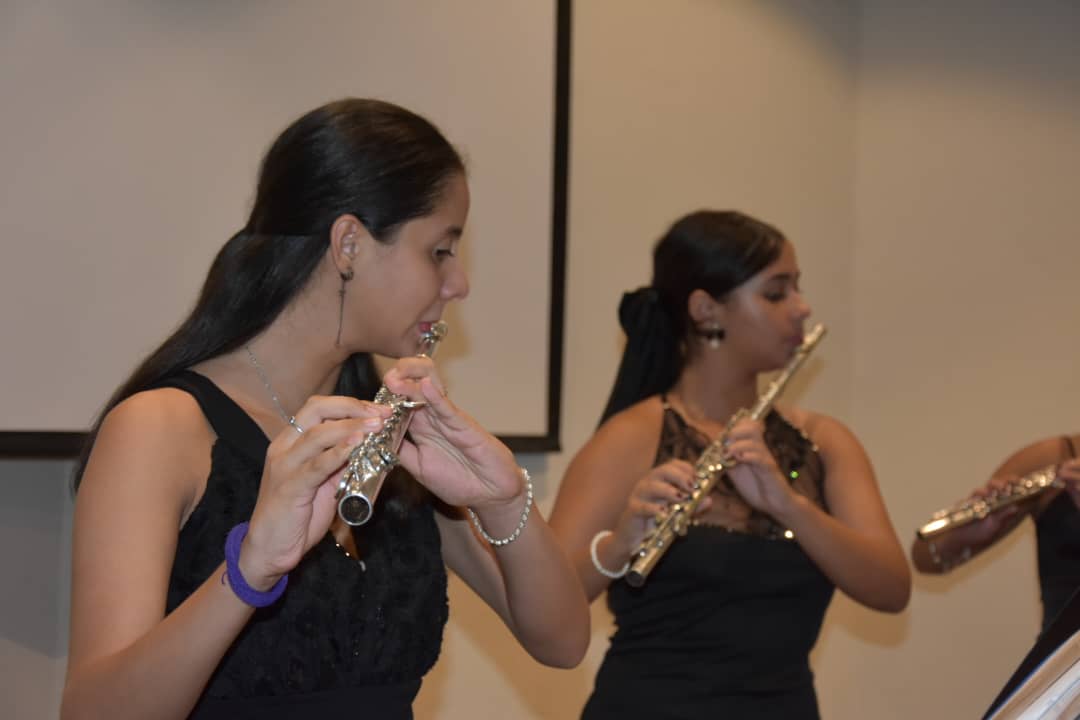 Ahora mismo desde el Memorial José Marti se realiza la Constitución oficial de la Cantera de Cuadro del <a href="/minalcuba/">Ministerio de la Industria Alimentaria de Cuba</a>.Preside este encuentro el titular del sector
<a href="/AlbertoLopezcu/">Alberto López Díaz</a> .#MinalxCuba