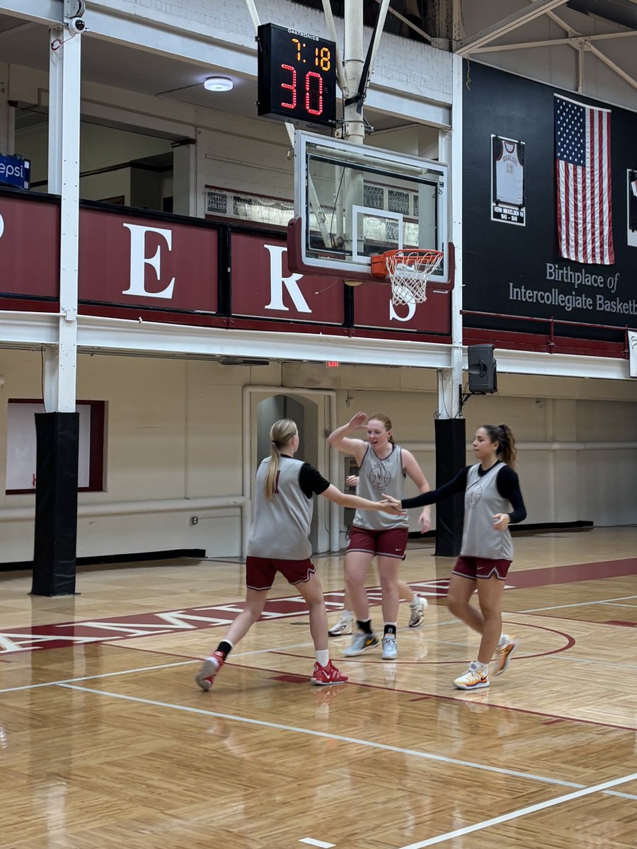 Happy October 15th to all who celebrate! 🏀🤗

#goHU