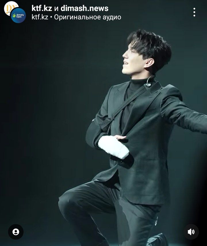 FanofDq's tweet photo. You know , Dimash  broken his arm 🥺 I hope he will be okay soon 
Get well soon @dimash_official 
You're very well as always 🥰💐🫶🏻 https://t.co/I7dyPZcW2V