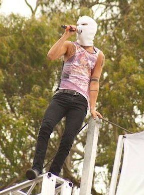 this fit >>>