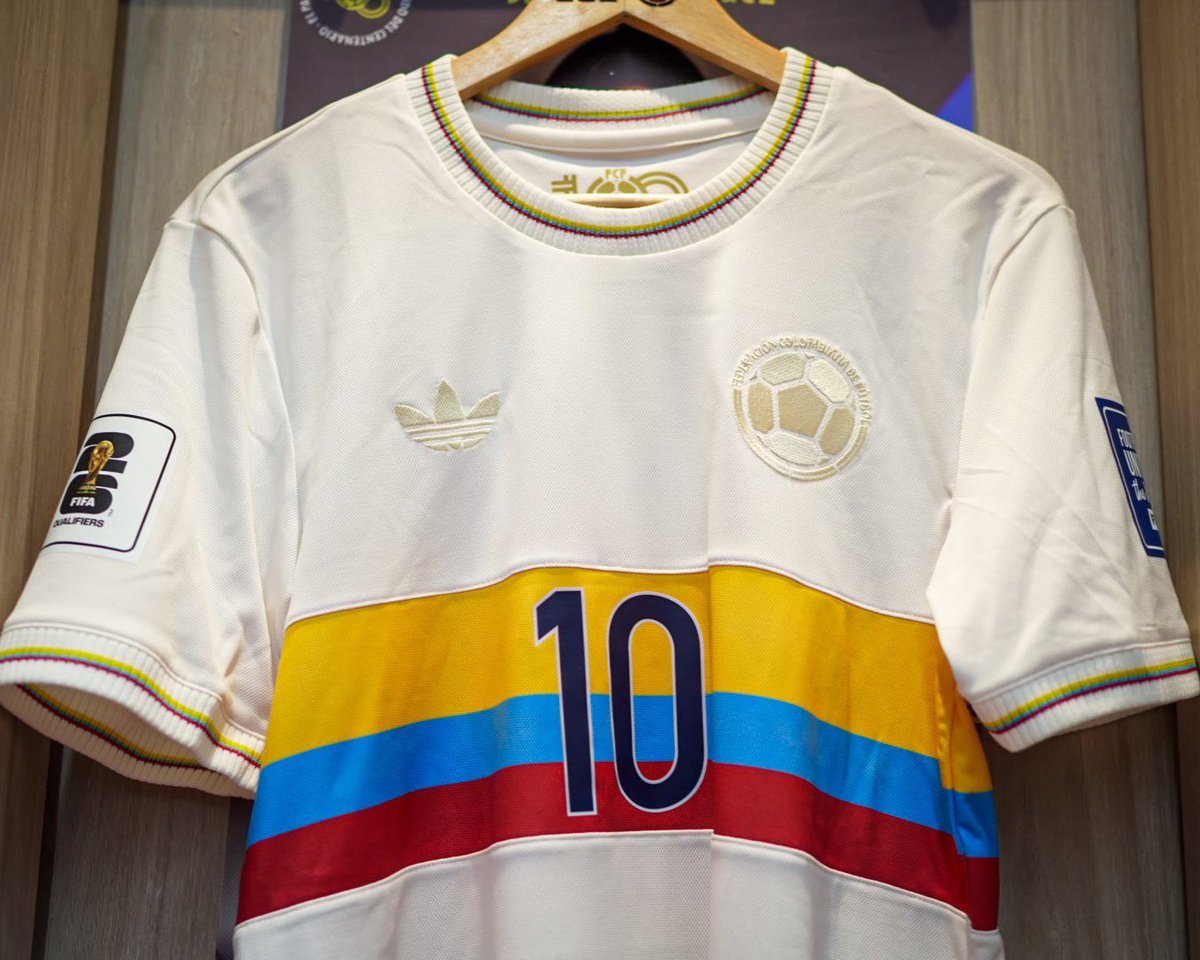 Nicocantor1's tweet image. TODAY, COLOMBIA 🇨🇴 will be playing with the CLEANEST kit in world football