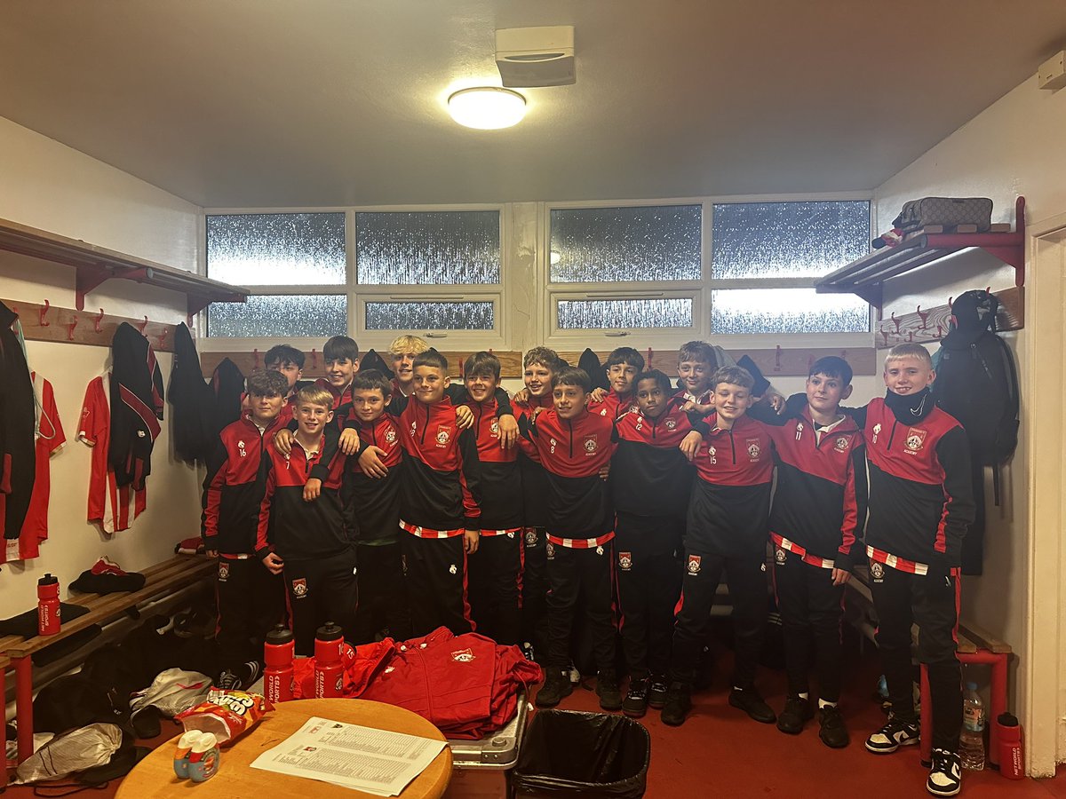 Our Under U13s are our mascots this evening..,we hope you enjoy the game 🔴⚪️

#StourAyWe | #OneHeartOneWay