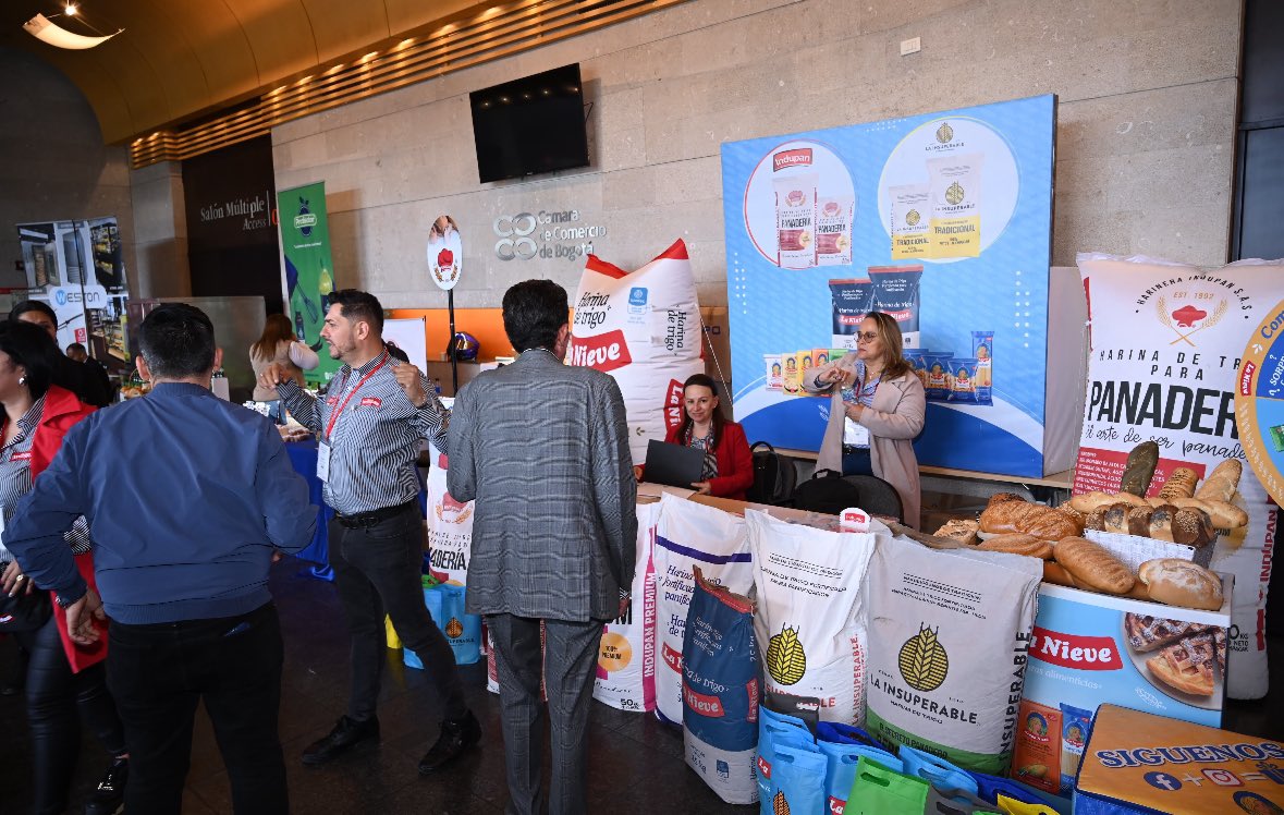 La magia del #pan llegó a #Bogotá! 

Hoy conversé con tres panaderos de base con quienes hemos trabajado y acompañado para hacer realidad sus sueños empresariales. Si quieren probar el mejor pan y conocer de esta industria, los esperamos hoy y mañana en <a href="/camaracomerbog/">Cámara de Comercio de Bogotá</a>