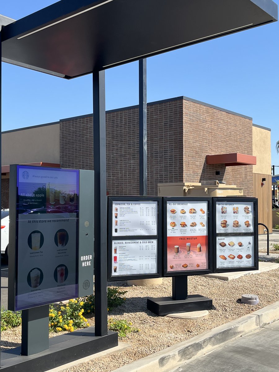 GlendaleChamber's tweet image. Congratulations to our friends at the newest @Starbucks in Glendale, AZ on their official Grand Opening! 🎉☕

📍 5123 W. Glendale Avenue
Glendale, AZ 85301

#bettertogether #chamberstrong #coffeetime