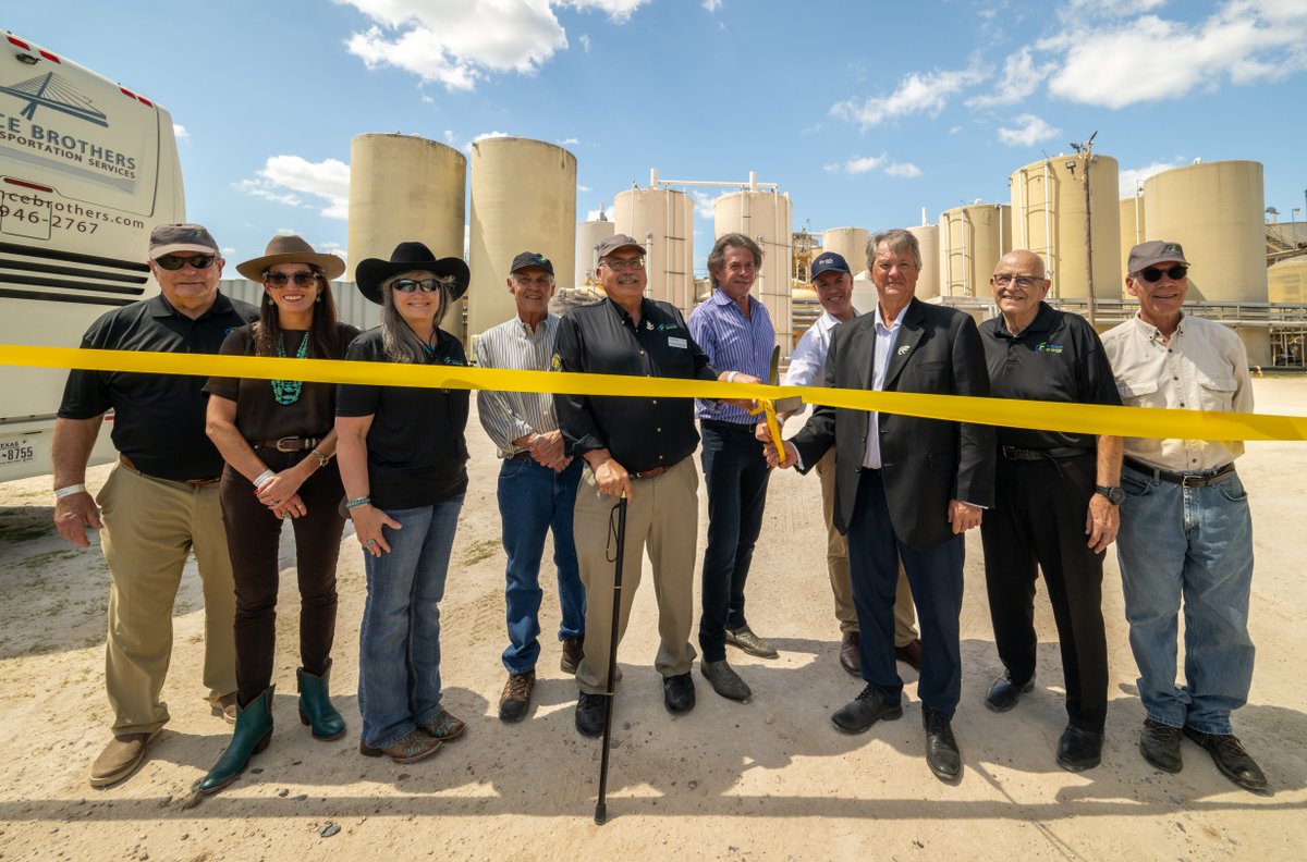 enCoreEnergy_EU's tweet photo. The October 3rd ribbon cutting marked the reopening of the Alta Mesa In-Situ Recovery Uranium Central Processing Plant and Wellfield. 🤠✂️

The Alta Mesa Plant, located strategically in south Texas, has a total operating capacity of 1.5 million pounds of uranium per year, with an additional drying capacity of 0.5 million pounds. 👏

To learn more about our Alta Mesa Plant, and all of our other projects, check out our website: https://t.co/ClZwj3yiHe

#uranium #nuclearenergy #GoNuclear #cleanenergy #EU #energy #nuclear #stocks #nuclearpower #investor #invest #nasdaq #mining #carbonfree