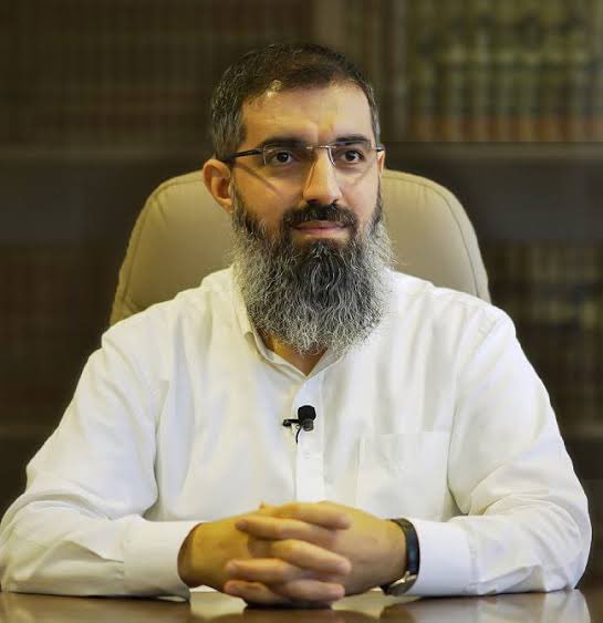 MuslimNewsTR's tweet photo. 💢 Tevhid ve Sünnet cemaatinin lideri Halis Bayancuk Hoca ile İsmailağa cemaatinden Ömer Faruk Korkmaz Hoca, yakın bir tarihte ‘münazara’ gerçekleştirecekler. https://t.co/LujOtVIqm3