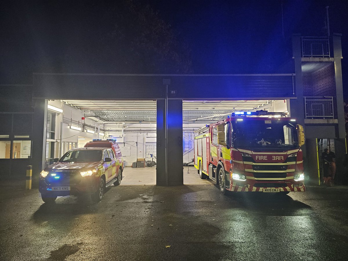 AlsagerFS's tweet image. Alsager Fire Station joined in the #WaveOfLight at 7pm to mark the end of Baby Loss Awareness Week. This is in memory of all the babies who lit up our lives for such a short time. #BLAW #WaveOfLight