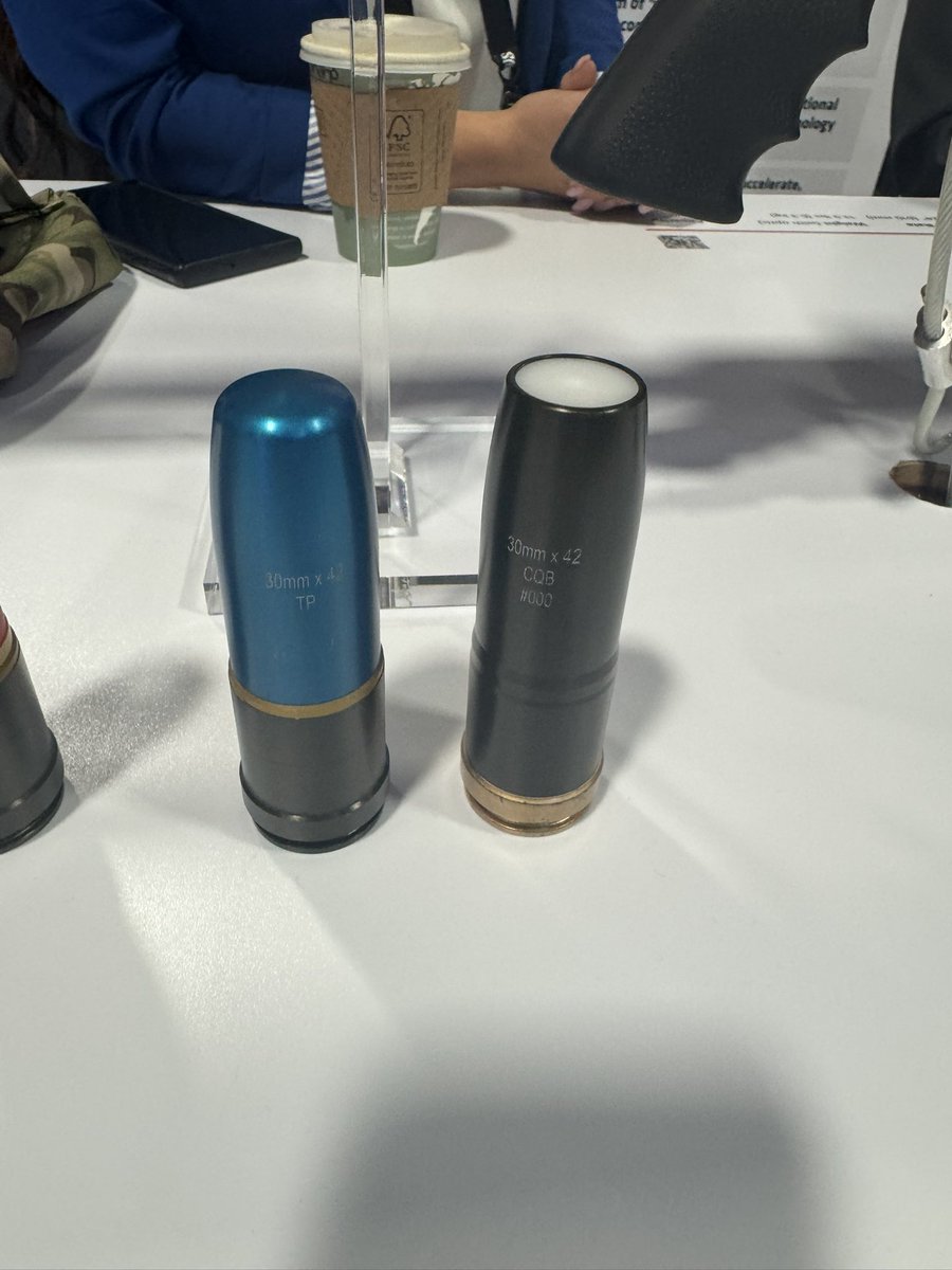2805662's tweet photo. MARS/Barrett Squad Support Rifle System, a 5-round 30mm direct fire support weapon. Interesting concept. https://t.co/kUbUcNmaAI
