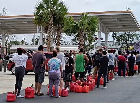 MayorsFeed's tweet photo. FLORIDA GIVING AWAY 10 GALLONS OF FREE GAS IN BRADENTON AND NORTH PORT
Bradenton:
 · Bradenton Motorsports Park, 21000 E. State Road 64, (10am-7pm)
 · Tropicana Rail Yard, 1706 9th St E
North Port:
 · Suncoast Technical College, Northport 4445 Career Ln. (7am-7pm) https://t.co/LAXMS6xlAf