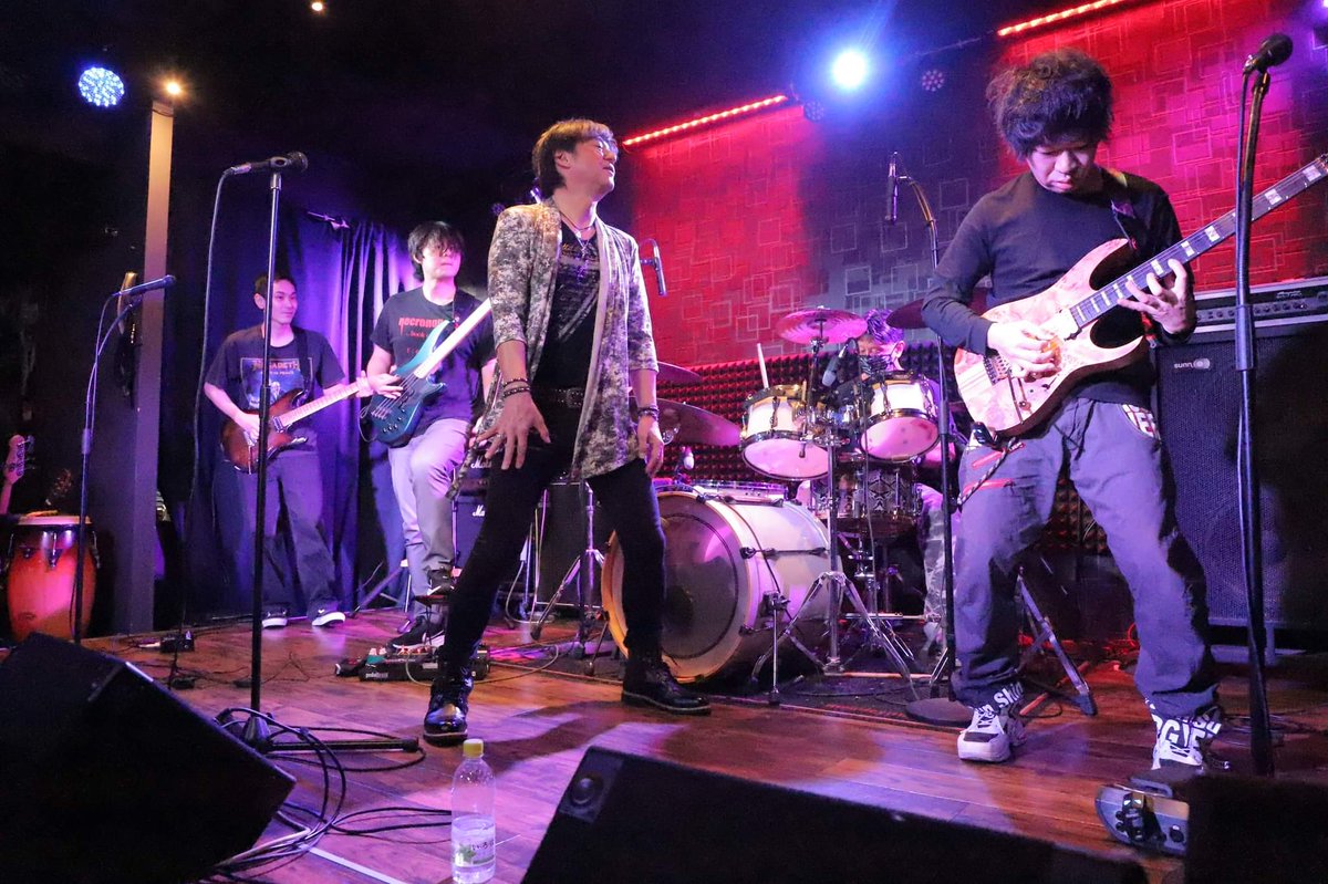 isa_no001's tweet photo. 福岡西新Jamると
無事ライブ終了
毎度の事ながら反省点満載
音程、リズム、声
どれもこれもだ😔 https://t.co/VQpDE317Jl