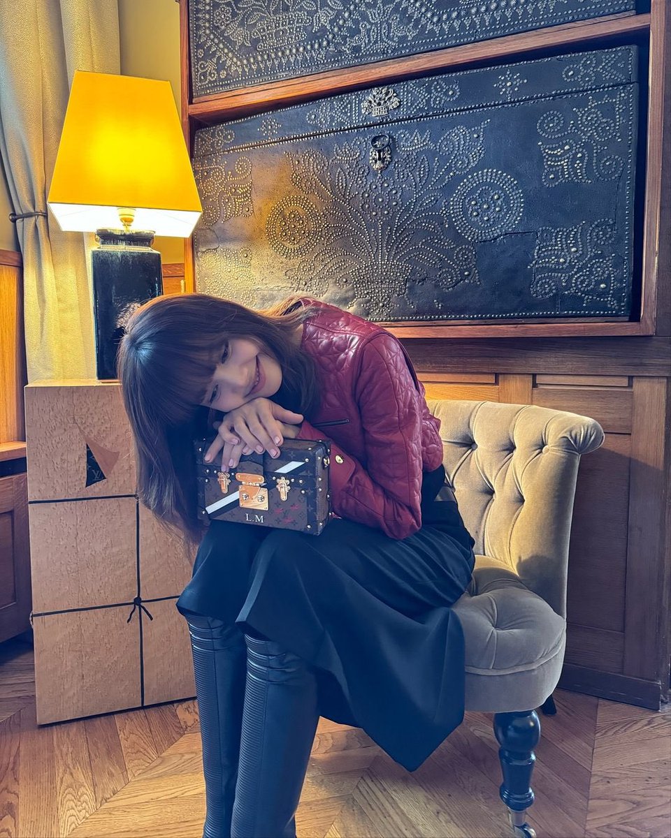 LISA tweet media