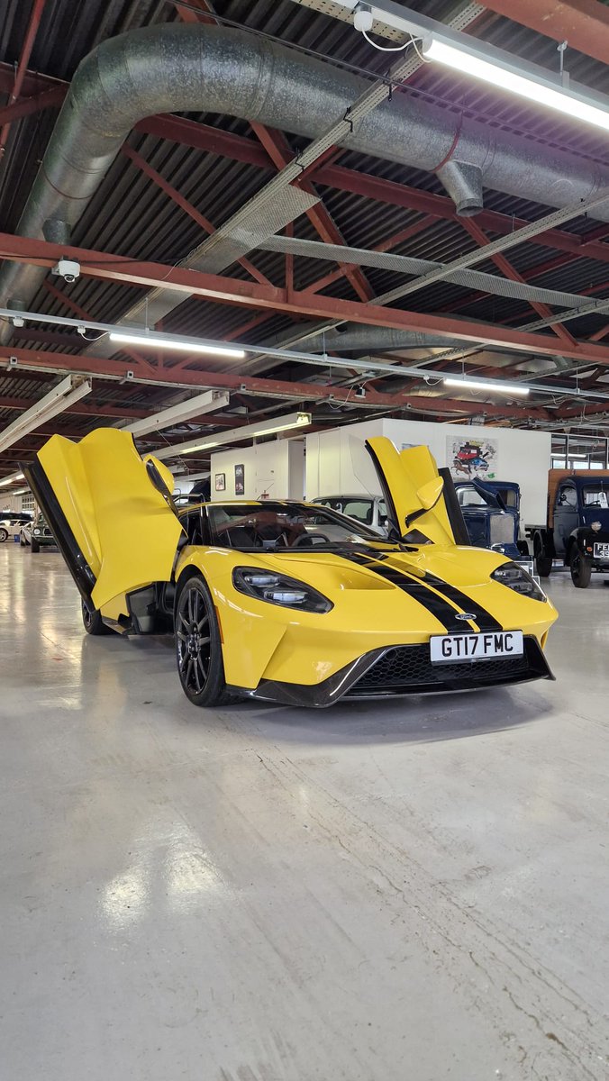 Big thank you to <a href="/forduk/">Ford UK</a> for letting me take this weapon out today!

GT 2005 ✅
GT 2017 ✅

Just need to drive the original GT40 now, to complete the GTrinity 😏