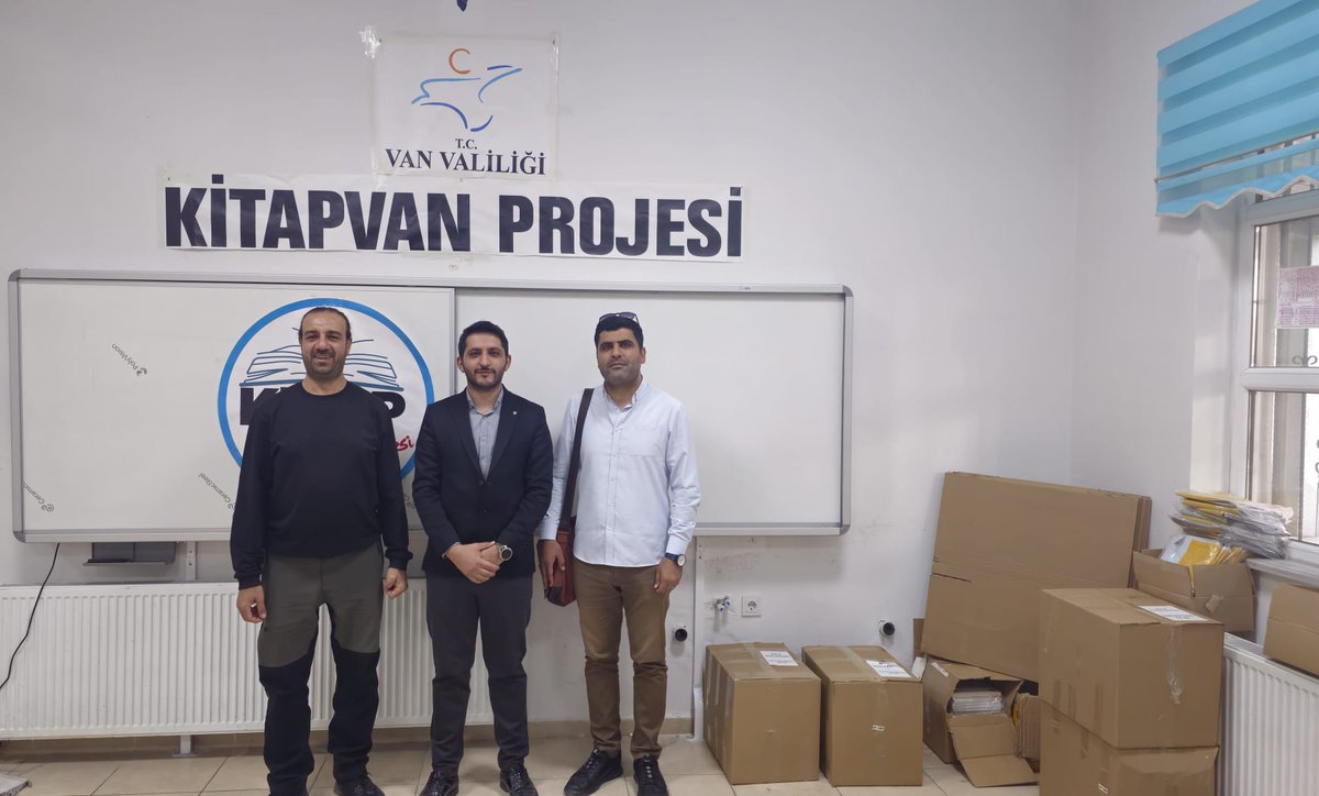 <a href="/SineKitap/">SineKitap Film ve Kitap Tahlil Topluluğu📚</a> ile birlikte <a href="/KITAPVAN1/">Kitap Van Projesi</a> Proje Koordinatörü Gökhan Arslan hocayı ziyaret ettik. Misafirperverliği ve hoş sohbeti için çok teşekkür ederiz 📚🌻