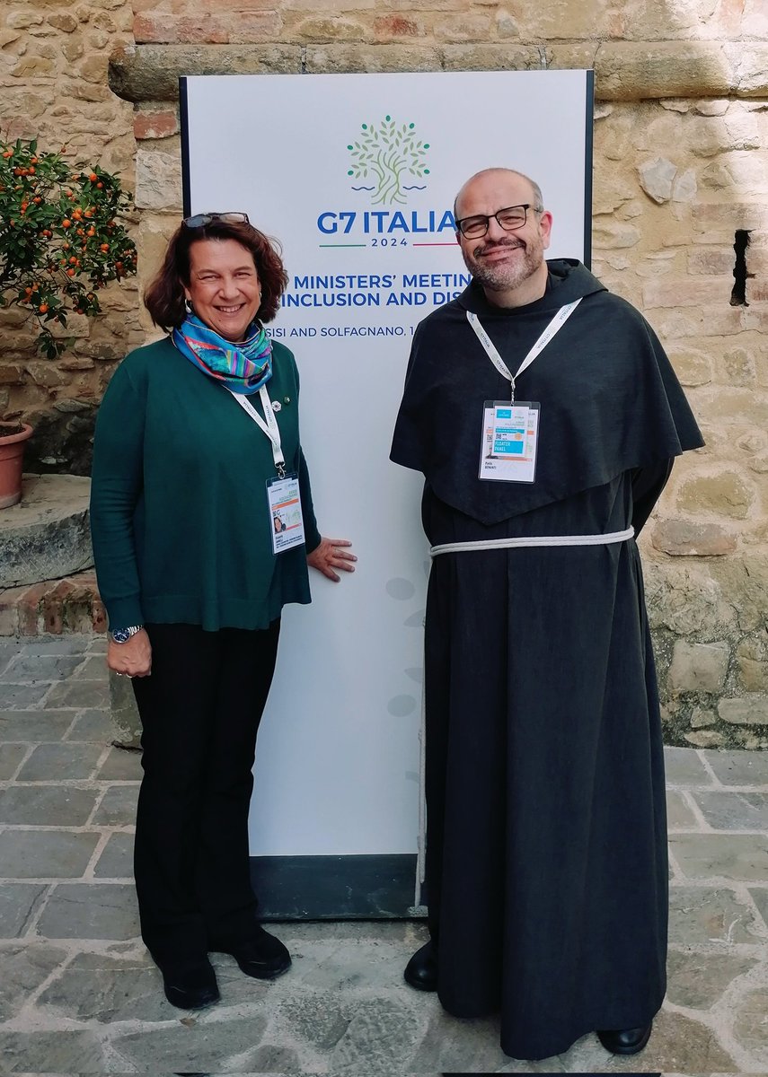 EIannelli's tweet photo. Incontri al @G7 #disabilityandinclusion : con Padre @paolobenanti leader globale della algoretica per una #IA al servizio della persona https://t.co/cupI92eiSY