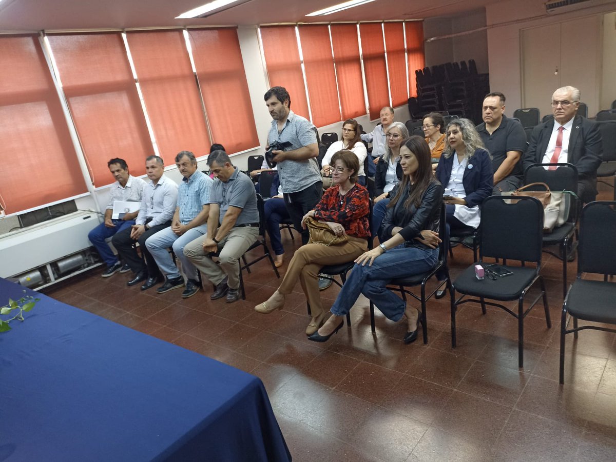 Esta mañana se firmó un convenio de cooperación entre el CGE y el HCD de la Ciudad de Posadas.
Estuvieron presentes Jair Dib, Olga Giménez, Daniela López y sus equipos de trabajo.
En tiempos difíciles establecer redes es fundamental.
<a href="/grillo141/">Ruben Dario</a> <a href="/oviedo_luis/">Luis H Oviedo</a> <a href="/secgeneralcge/">Secretaria General CGE 2024</a>