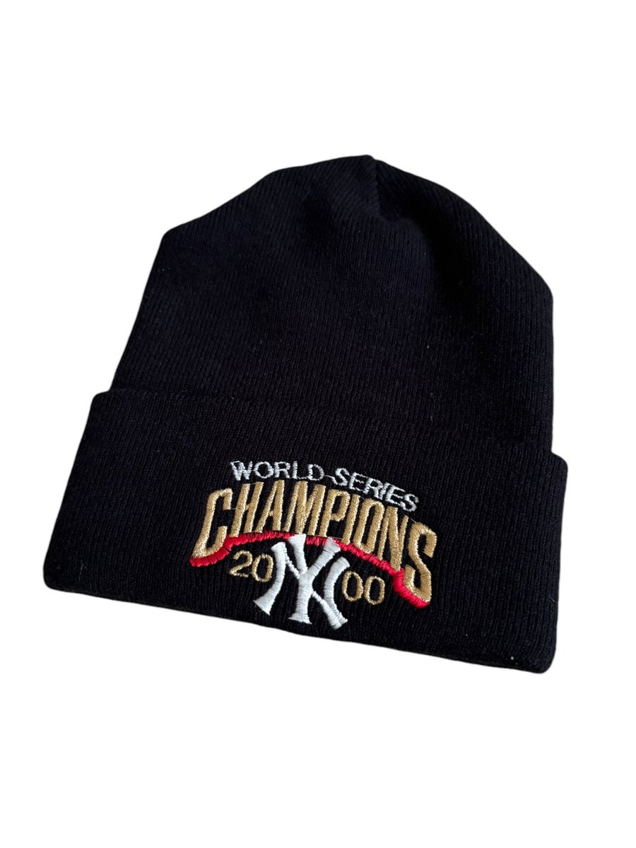 quizdaddys's tweet photo. Quiz Daddy’s got you fitted for fall… 
2000 @Yankees World Champs beanie, MINT/UNWORN condition 😳$30 p/u in nyc or $36 shipped! #yankees #YankeesTwitter https://t.co/fvNwhd2qiN