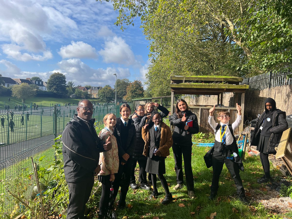 ParkView_school's tweet image. We are delighted to announce that our school has been selected to participate in a fully-funded programme by School Food Matters. This programme will help us develop and enhance our school garden, offering opportunities for students to interact with the environment.