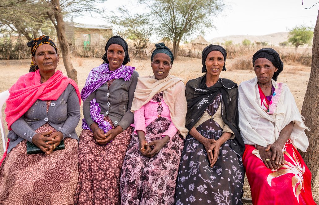 On this International Day of #RuralWomen, we are honoring the Rural Ethiopia's champions, the Women Development Army volunteers! These champions are driving transformative change in healthcare at the grassroots level.👇
bit.ly/3BLT5Gg
