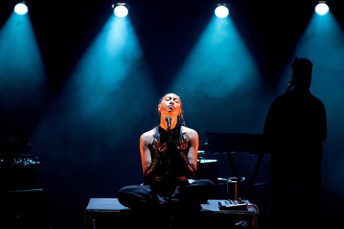 Châteauguay! 

I’ll be there this Saturday, October 19th at Salle Jean-Pierre-Houde. Join me for a night filled of love 🫶🏾

To purchase tickets : bit.ly/3A1GEFQ

Photo : Yvan Couillard