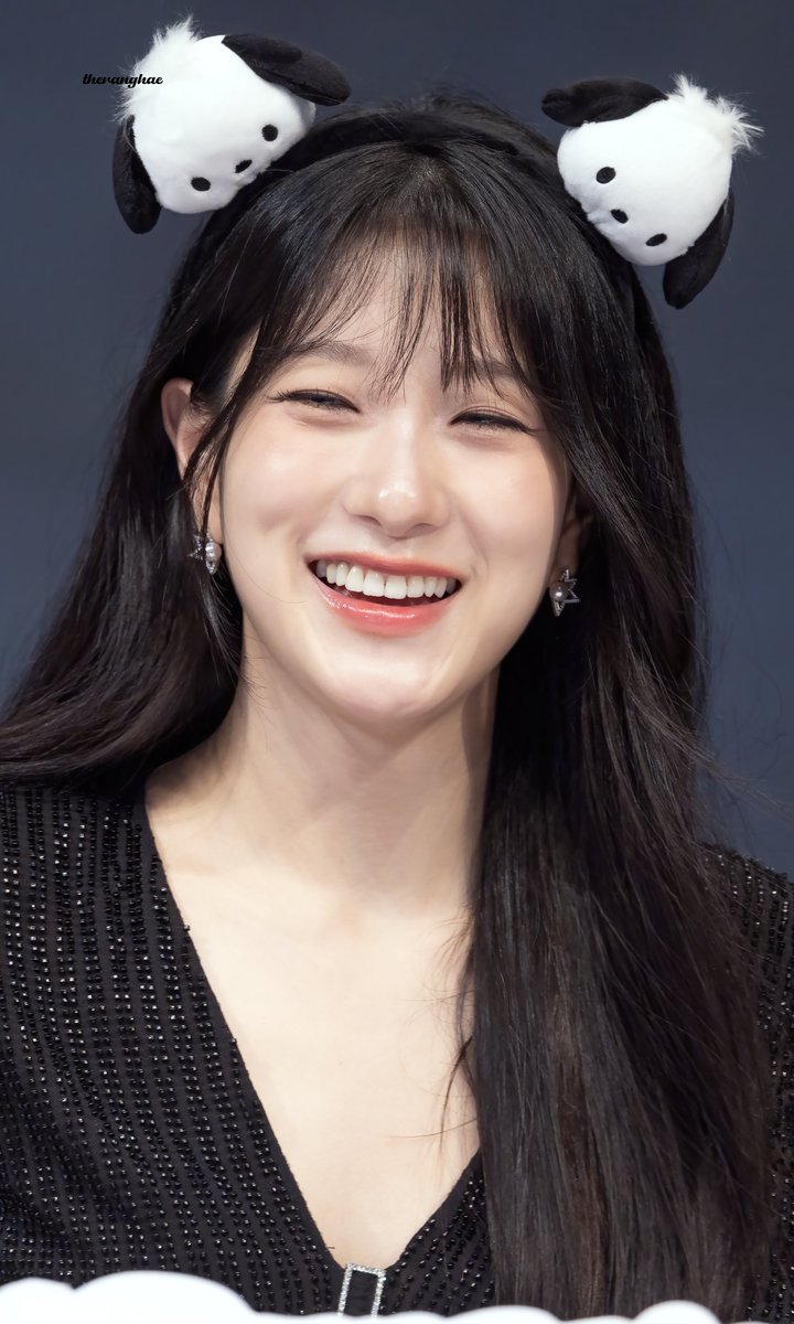 theranghae's tweet photo. 240830 팬플리 팬사인회
갱얼지 🐶
#프로미스나인 #이서연
#fromis_9 #LeeSeoYeon https://t.co/WxVaD5L0KC