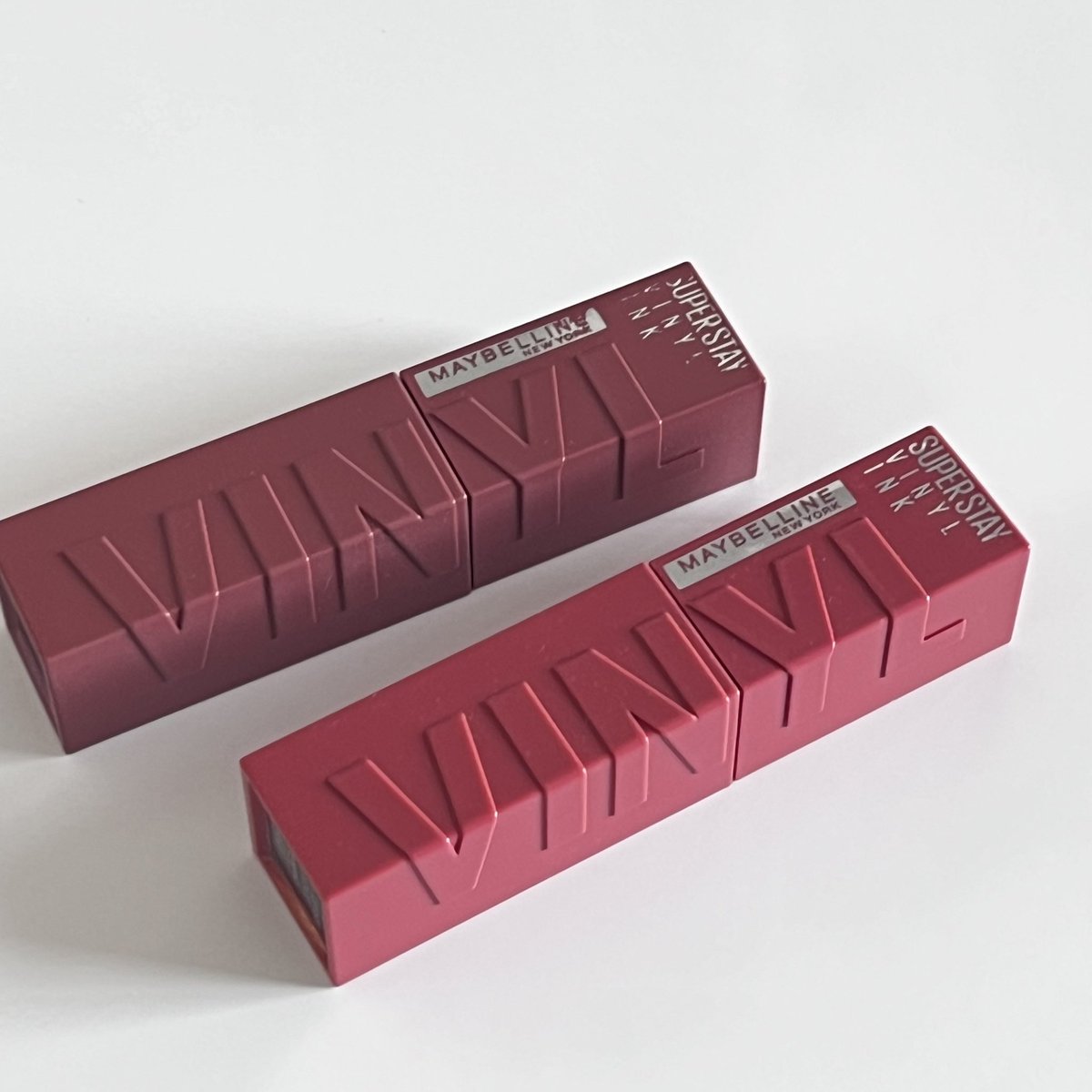 nchdaq's tweet photo. maybelline vinyl ink ทน 10/10 สวยแบบแพง สุภาพ เป็น 2 สีที่เราว่ามีติดกรุได้ใช้บ่อยแน่นอน ใช้ได้ทุกสีผิวด้วย ติดน้ำตาลตุ่นๆนิด 35 cheeky ส่วนสีบนจะติดแดงกว่า warm tone สวยมาก 100 charmed แล้วทนสุดๆ🍊🍅

: https://t.co/2ABEunfANx
: https://t.co/IPQ8ZYIxmL
(⭐️ลซดเซลเหลือ 192) https://t.co/xT1QBjJkVj