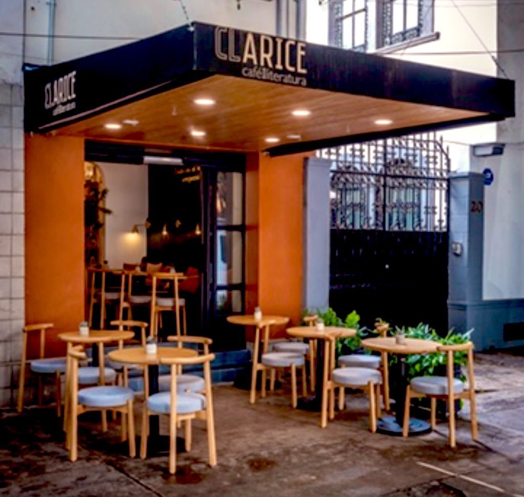 clarice_mx's tweet image. ¡Buenos días! ☀️

¡Hoy cumplimos 5 años de haber abierto nuestras puertas! 😱 🥳

Muchas gracias a todos los que lo han hecho posible: editoriales, proveedores, y a nuestro gran equipo. 

Pero, sobre todo, gracias a todos los que nos visitan día con día, son ustedes quienes nos…