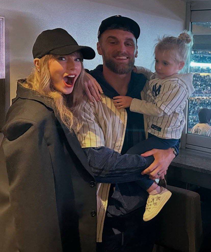 nodwmisensee's tweet image. travis pai de menina e taylor mãe de menina, dito isso a marjorie vem muito aí em um futuro