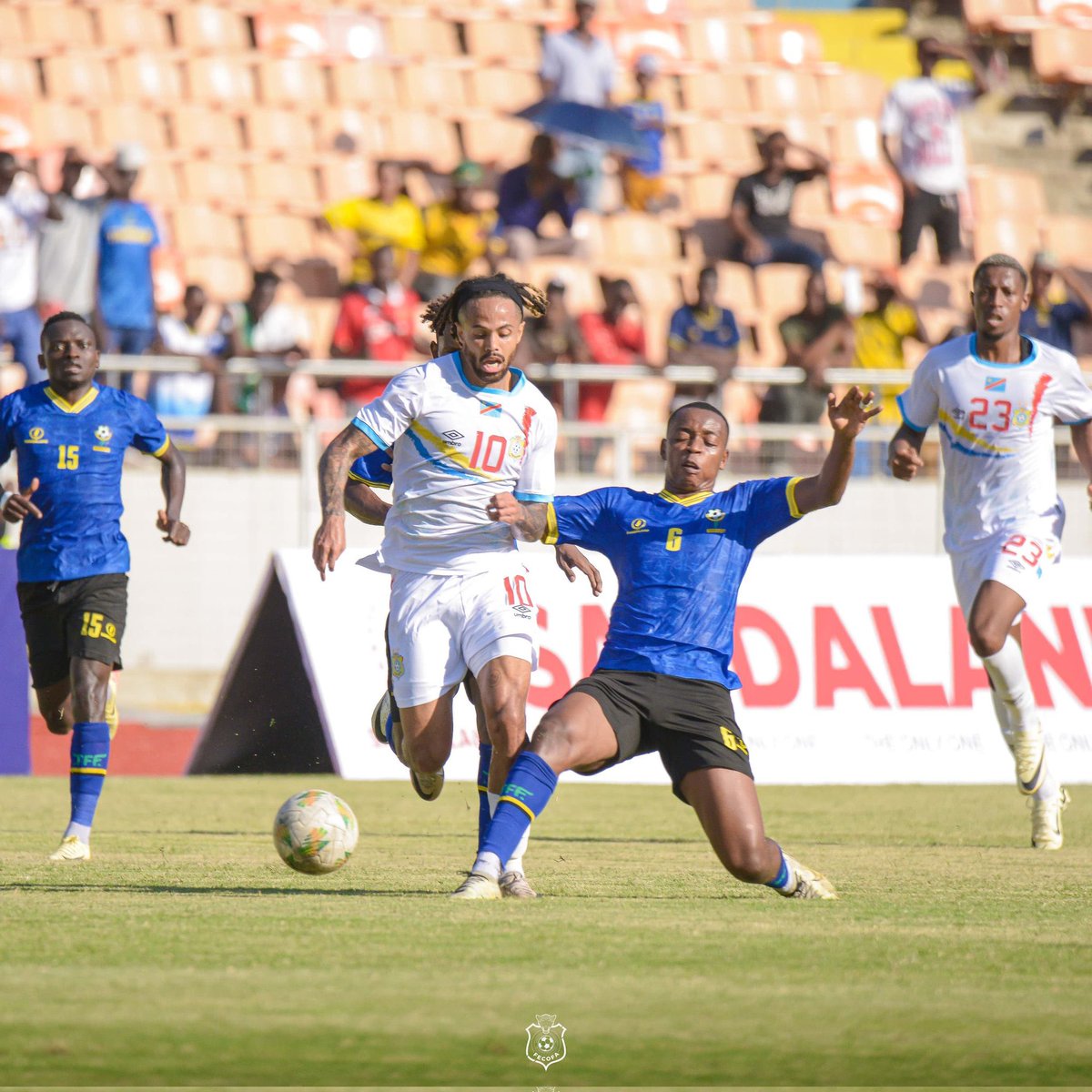 FOOT_224's tweet photo. 🚨 La RDC s’impose 0-2 en Tanzanie et valide son ticket pour la CAN 2025.

Ce résultat fait le bonheur de la Guinée qui en cas de victoire ce soir reviendrait à la 2e place avec deux points d’avance sur la Tanzanie.

Allez Syli, Gbin Gbin So 🔥 

#FOOT224 https://t.co/SOOWtYVWQQ