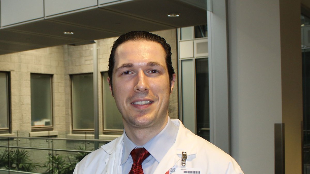 Des chercheurs de l’Université du Maine tentent de mettre au point un test de dépistage de démence basé sur la démarche. 

« Des études montrent que les médicaments qui améliorent la cognition dans le parkinson améliorent la démarche, explique le Dr Philippe Huot, neurologue au