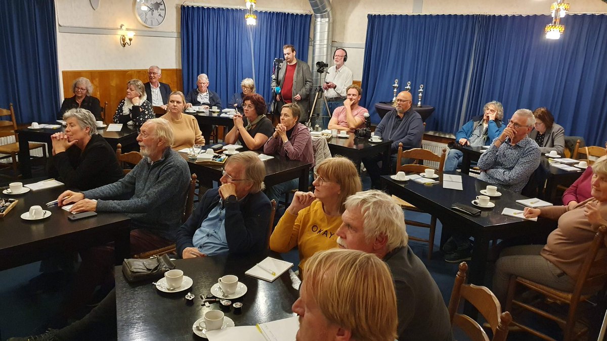 Op do 14 november om 19.30 uur in Poort van Franeker vind het 'Groat Franeker Diktee' plaats, georganiseerd door Ut Genoatskap foar ut Behoud fan ut FranekersVoor (oud) Franekers en iedereen die Stadsfrys interessant vind: genoatskap.fr/groat-franeker…