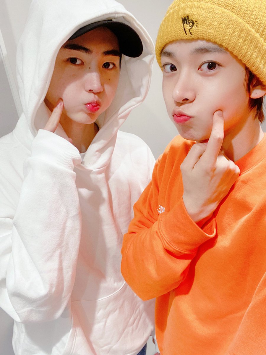 seungghoonn's tweet photo. 당근과 우유 ㅎㅎ😊😊
#ENHYPEN #HEESEUNG #SUNGHOON #milk_carrot #breakfastlooks https://t.co/IwfHvRdxnH
