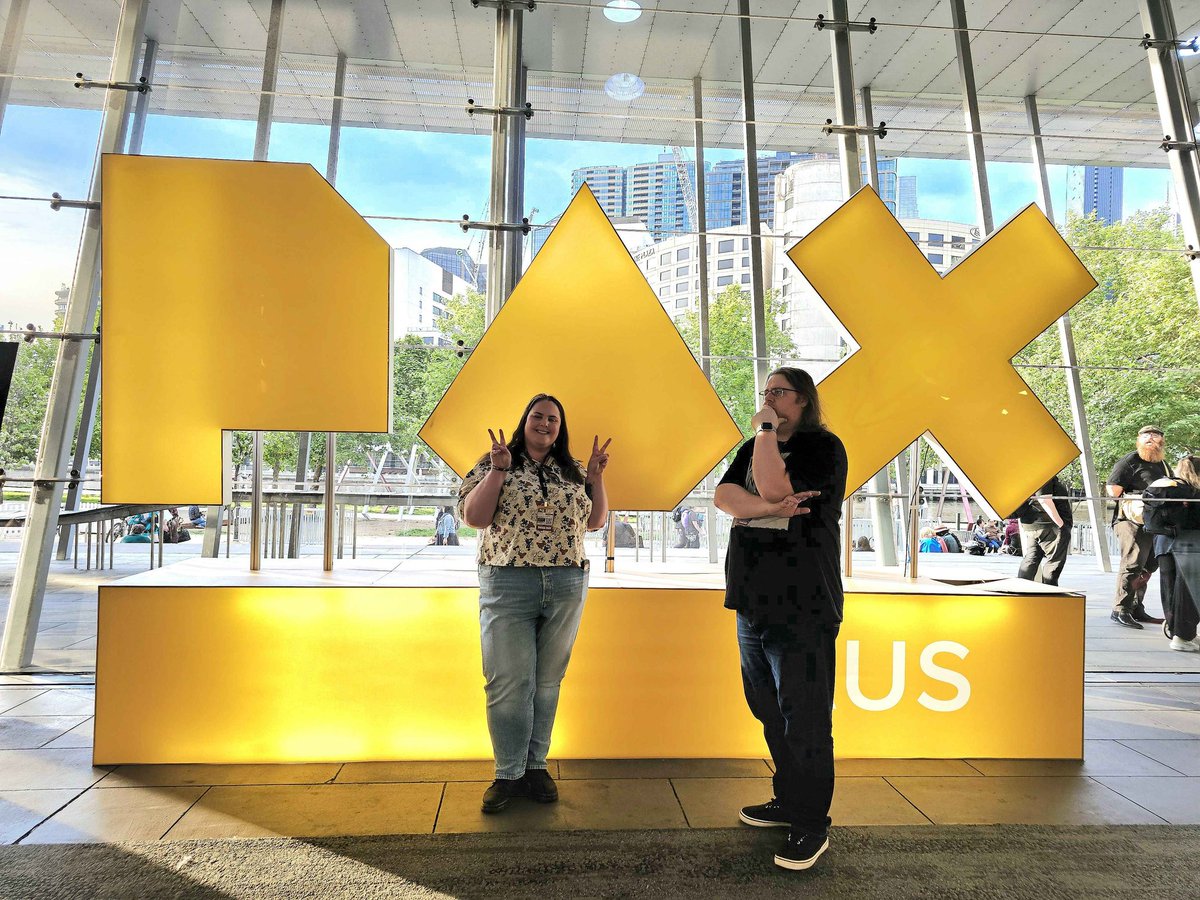 Glompy's tweet photo. I had the BEST time at PAX!  Going back to the real world after a fantastic weekend was rough but I can't wait to do it all over again next year! After spending time with an amazing group of people my heart is full 💜 https://t.co/URuU094Xe2