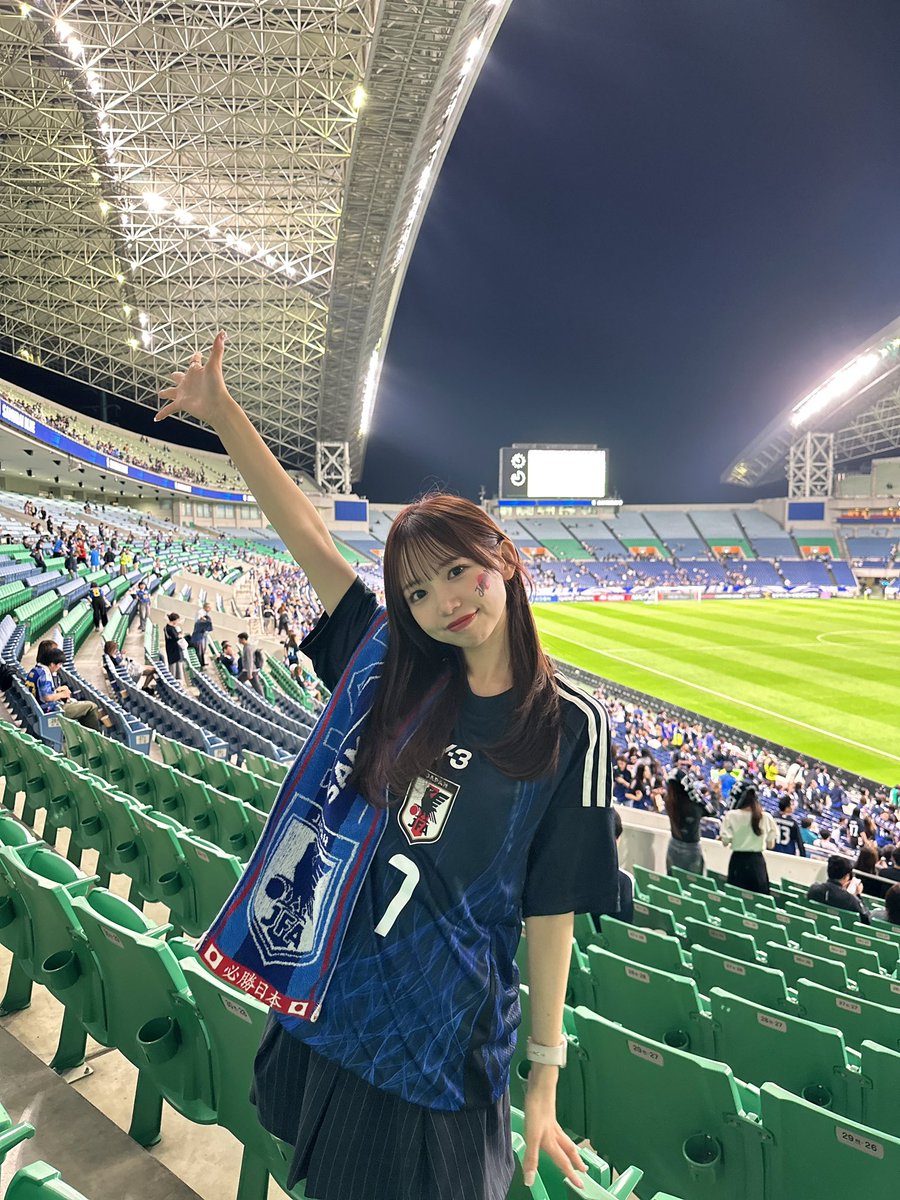 美品✨キューバシャツ シアサッカー生地 刺繍 幾何学 ゆるダボ 白 紺 青 XL 観戦してきました〜⚽️💙 青い埼スタ最高に盛り上がってました✨ 悩み