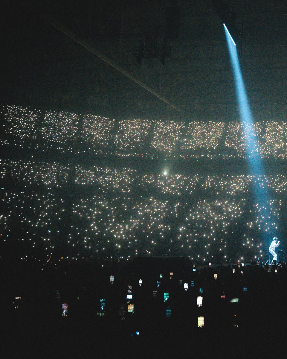 thisisLANY's tweet photo. unforgettable 
-
https://t.co/GDO4IW0w0S https://t.co/THHkEivLc4