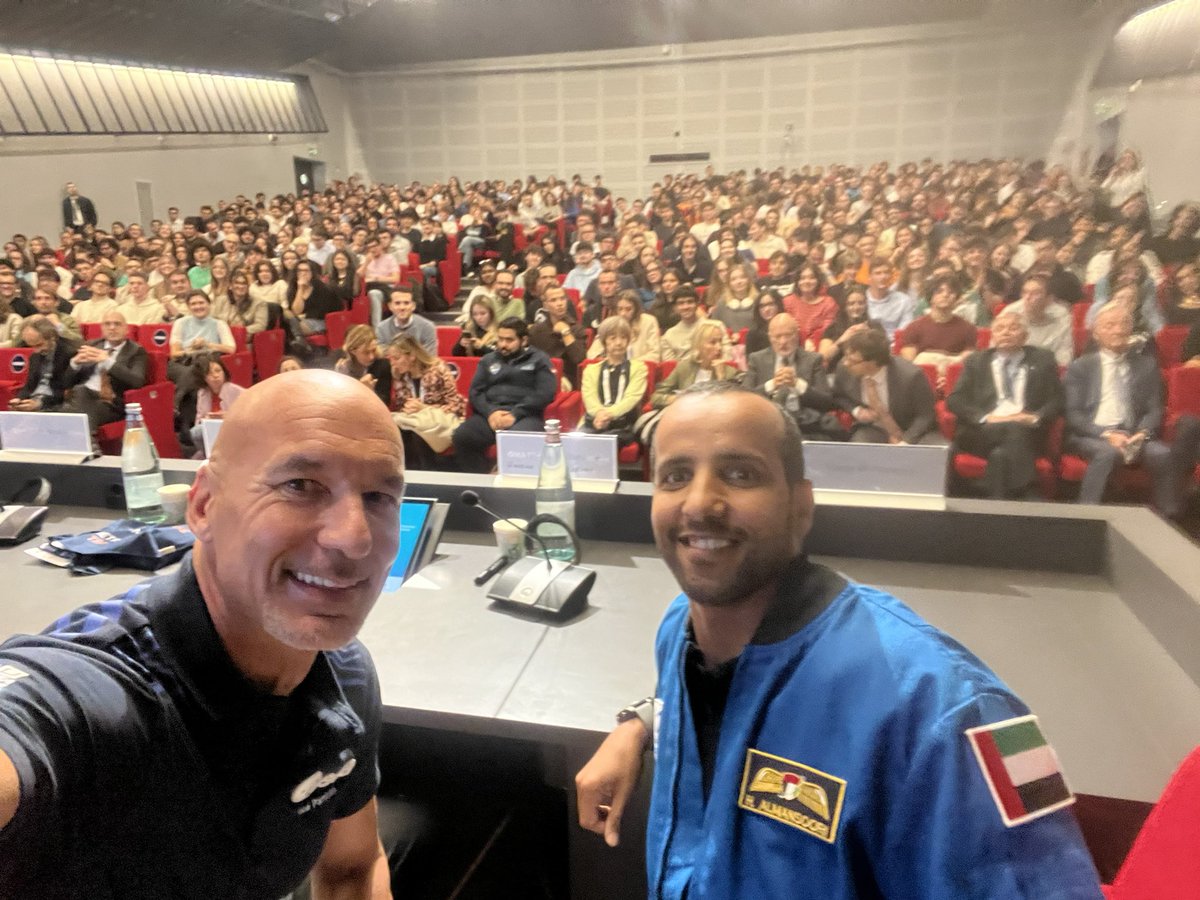 With <a href="/astro_hazzaa/">Hazzaa AlMansoori</a> with the students of Politecnico in Turin. Great questions, fantastic atmosphere: I promise to come back!