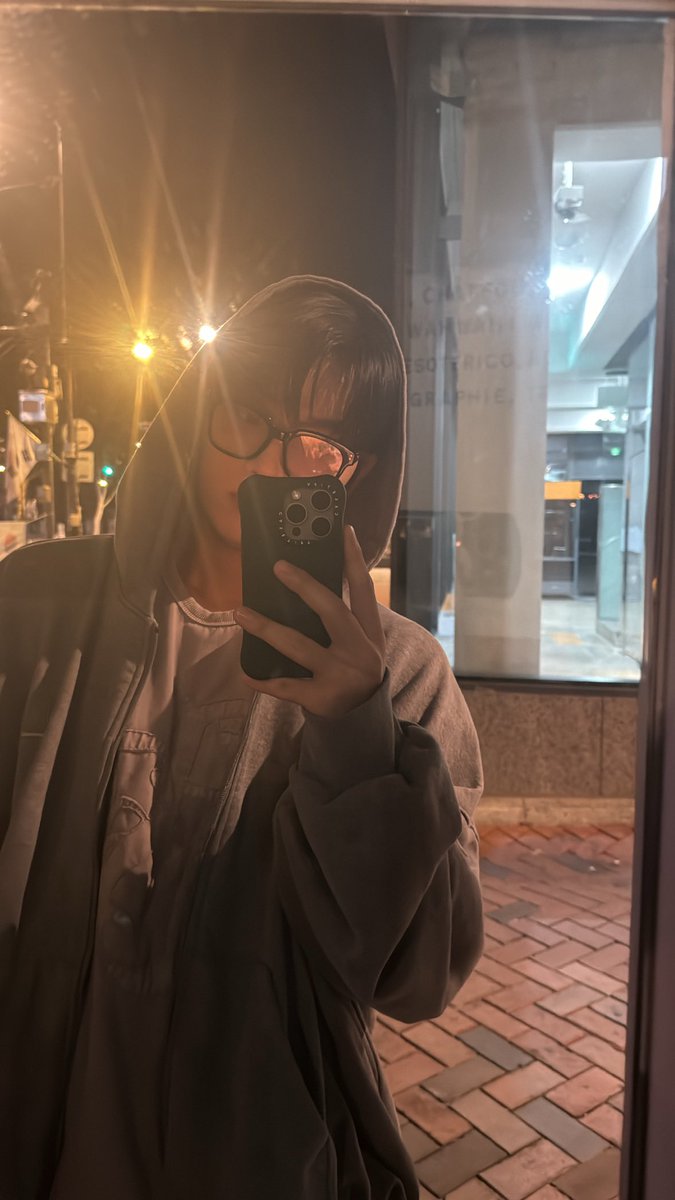 이 사진 너무 조타잉…
사진에서는 귀여움이 없는데 
실제 말투는 -해주께 -해써.ᐟ 임ㅠㅠ