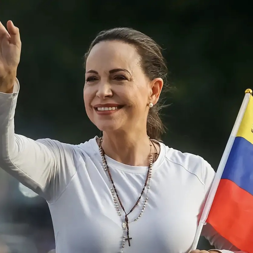 UHN_Plus's tweet image. 🇻🇪 | URGENTE

María Corina Machado anuncia en este momento la presentación del Informe Técnico Final del 28 de julio ante la OEA. Este documento, según la líder opositora, contiene las pruebas definitivas de su “VICTORIA” y del esfuerzo de miles de venezolanos que defendieron su…