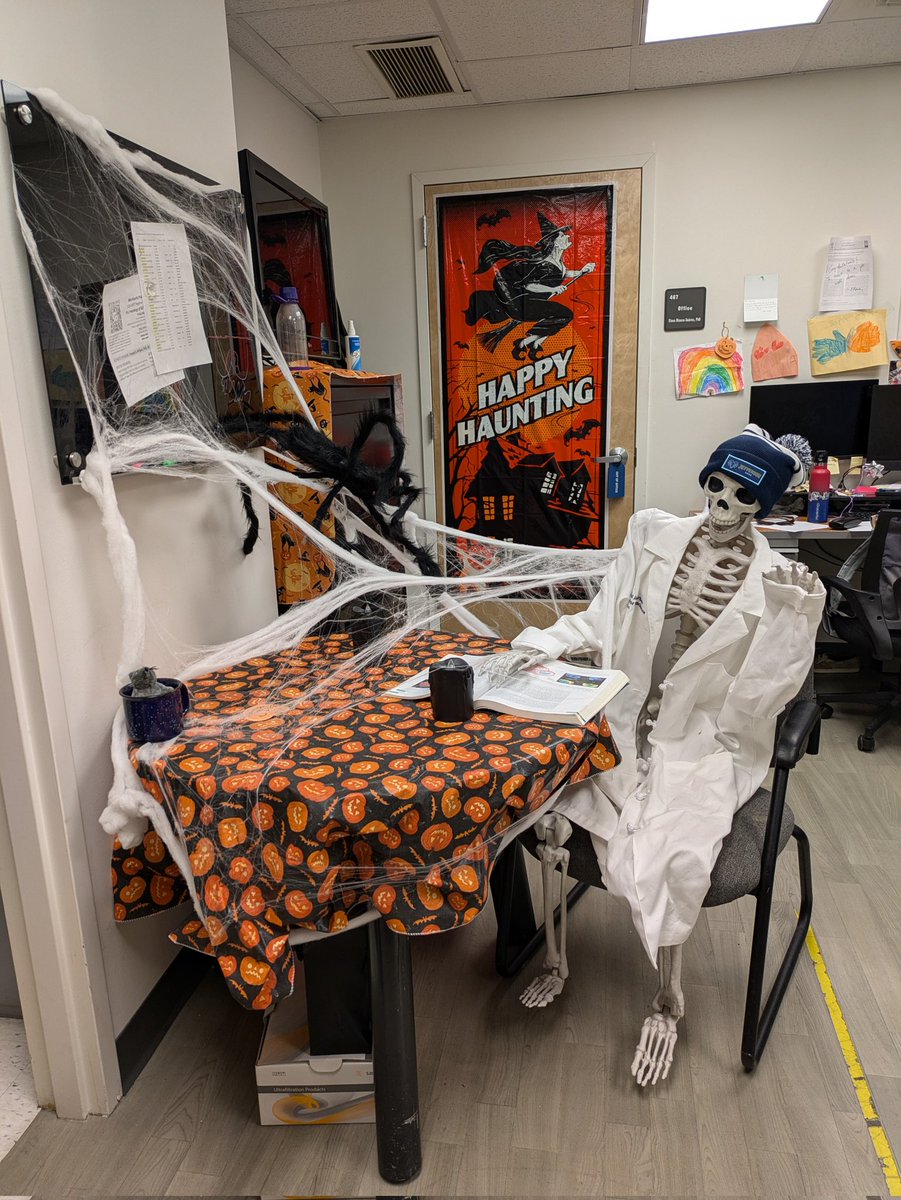 westboundsigned's tweet image. Halloween has arrived in our lab 🎃👻💀🕯️🕸️🕷️🦇