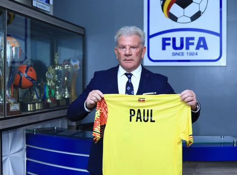 CalvinUmar1's tweet image. Differentiate between the two. 

#UgandaCranes
📸@fufa