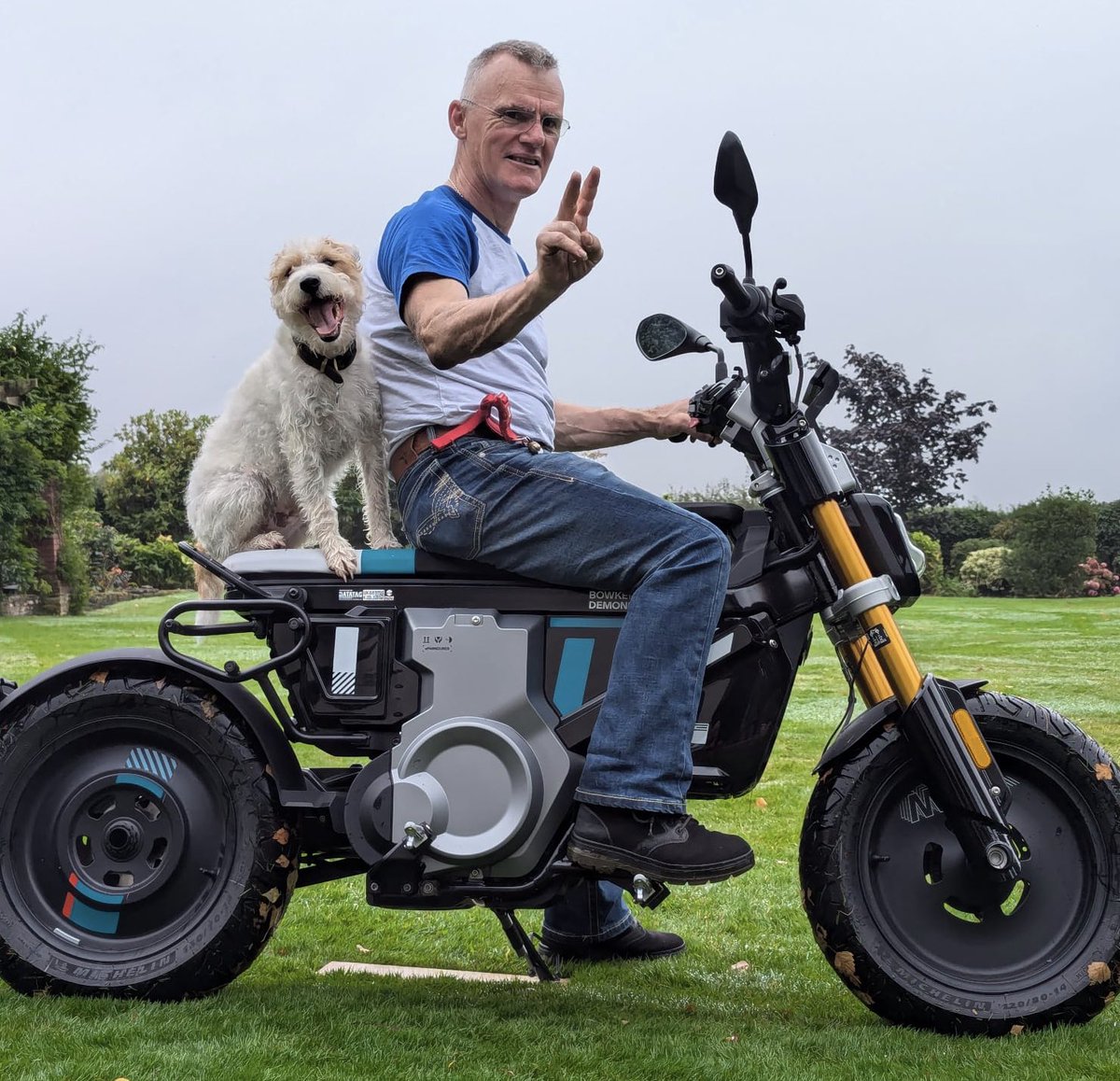 no1bloke's tweet image. I’ll get Josh some… #pluggedtolife #makelifearide #hoponhopoff #urbanmobilty #bmwmotorrad