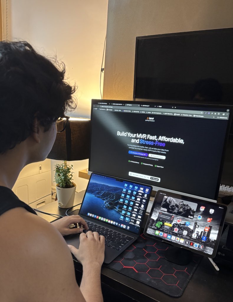 PrajwalTomar_'s tweet photo. JUST SIGNED a $7,000 CLIENT! 🥳

Started this journey in September for fun, and I never thought I’d cross $10,000+ in just one month.

Building in public, sharing the journey, and delivering FAST MVPs is paying off big time.

Let’s keep building and growing. https://t.co/ZrCeNdhIon