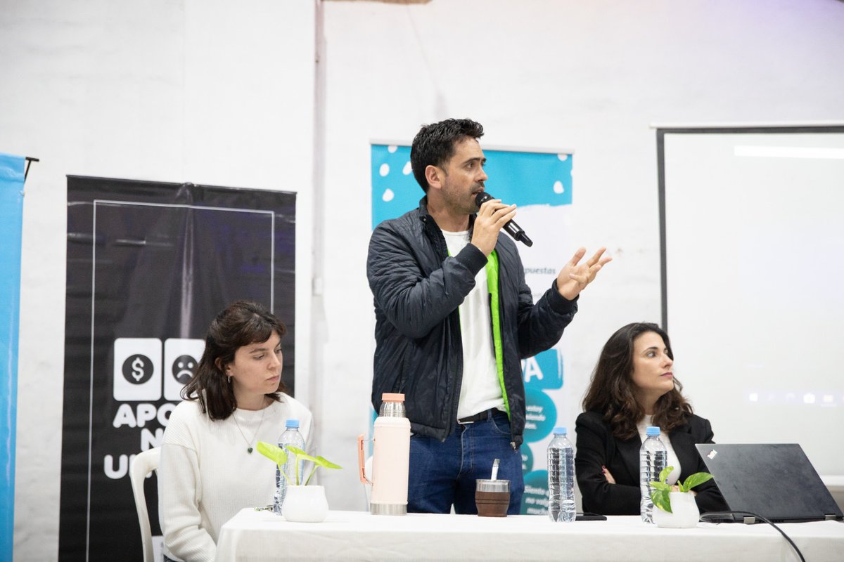 ¡Gracias, Carmen de Areco, por recibirnos! 

Presentamos nuestra investigación “Apostar no es un juego”, en una excelente jornada de prevención y concientización sobre la ludopatía en jóvenes, un tema que cada día cobra más relevancia.