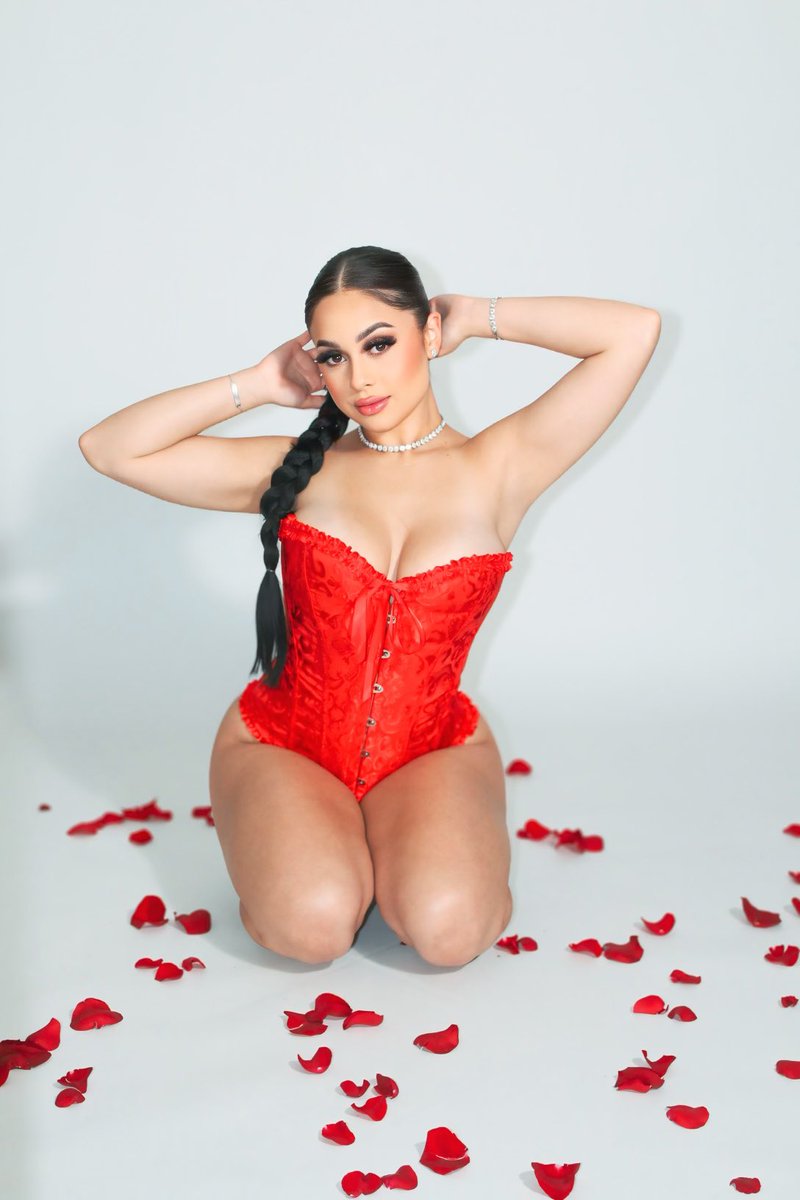 naiya_flores's tweet photo. one of a kind 🥀 https://t.co/rFw6OWaLKx