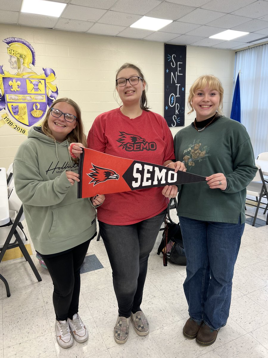 PHS_Adviser's tweet photo. Today is also College Colors Day! I love seeing everyone in their college gear when walking in the hallways! 🥰 https://t.co/qow8gO4e4h