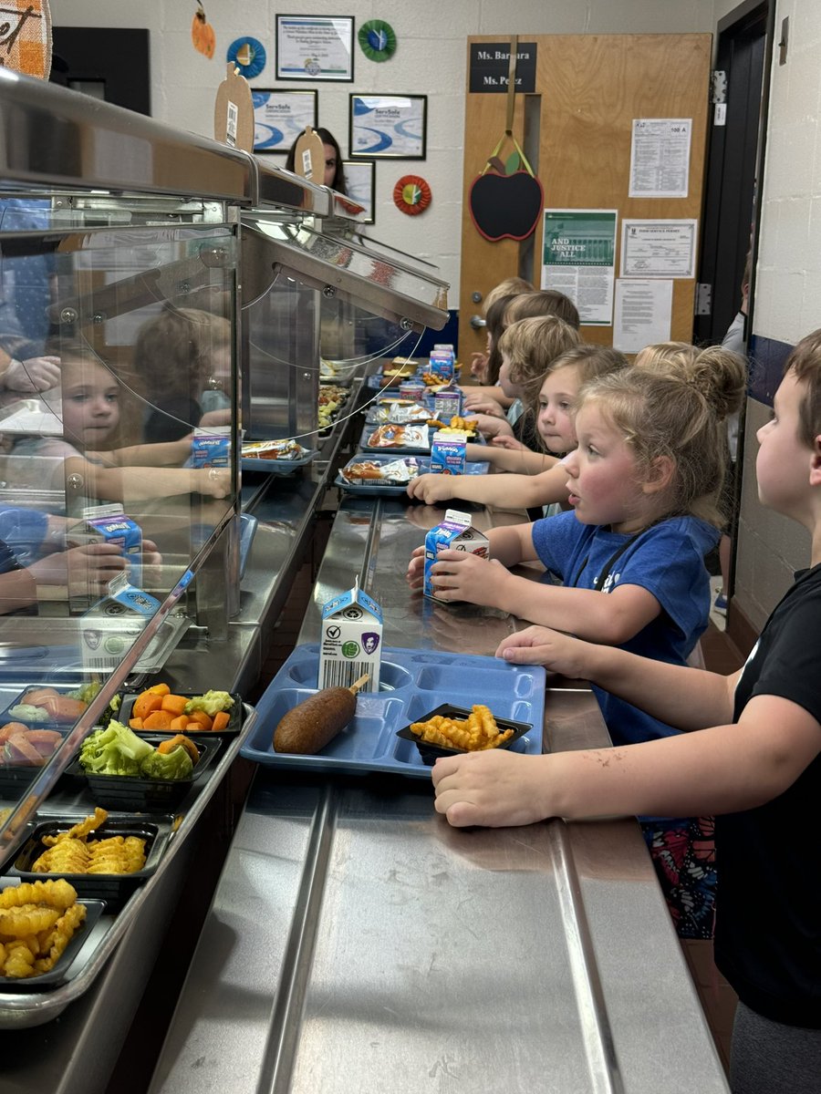 Mary Elizabeth Davis (@med_medavis) on Twitter photo Celebrating our school nutrition teams <a href="/CherokeeSchools/">Cherokee Co. Schools</a> this week and every week for the incredible meals they prepare. Happy #NationalSchoolLunchWeek and thank you for being amazing! <a href="/KnoxESKnights/">Knox ES Knights</a> Celebrating our school nutrition teams <a href="/CherokeeSchools/">Cherokee Co. Schools</a> this week and every week for the incredible meals they prepare. Happy #NationalSchoolLunchWeek and thank you for being amazing! <a href="/KnoxESKnights/">Knox ES Knights</a>