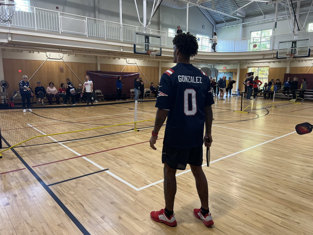 Christian Gonzalez, Raekwon McMillan, Joey Slye, and Bryan Hudson joining the Patriots Foundation today at the Hockomock Area YMCA in Foxborough.

🏓 We’re having a pickleball tournament with cancer survivors from the Livestrong program as part of the NFL’s Crucial Catch