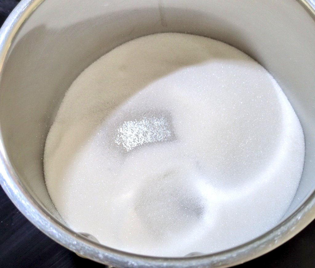 Preparing for <a href="/BritishBakeOff/">British Bake Off</a> #Caramelweek 🫠