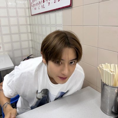 celestialsirius's tweet photo. i dah lama tak tukar pfp, but this photo is so cute 😭😭😭😭 why i cant hv him 🫠🫠🫠 #NewProfilePic https://t.co/lINpH6madI