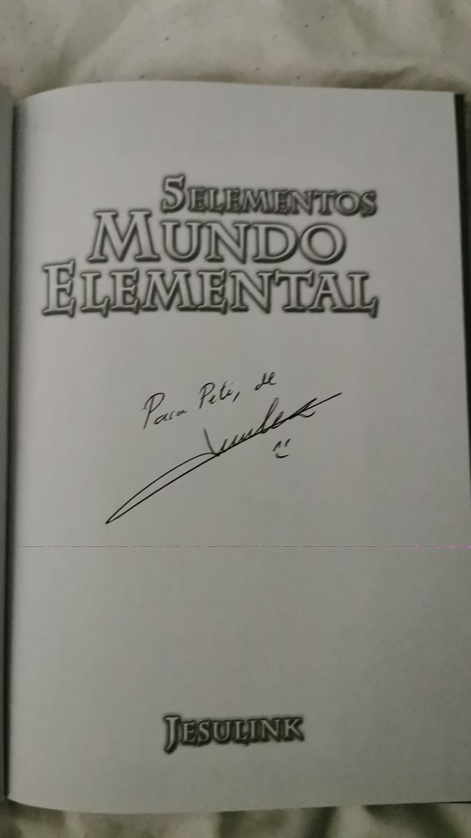 180peti's tweet photo. @dejesulink Ufff, tengo que hacerme con uno de estos. Tengo el original firmado, lo compré junto al tomo 4 en un salon del manga, cuando se publicó, hara ya... muchos años. Tambien lleve unos calzoncillos para que los firmases, pero fue demasiado jajajajjaja https://t.co/k9XA8BIdcN