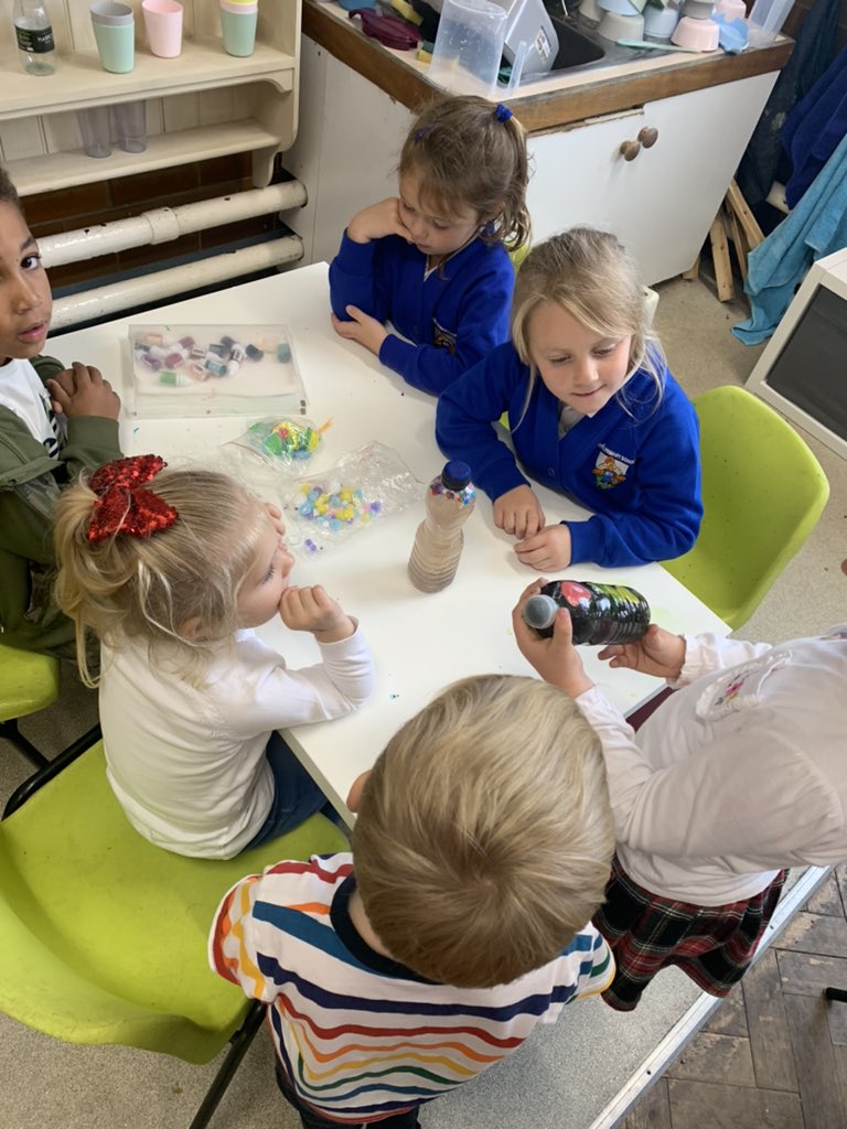 Mindfulness club made calm bottles today ✨